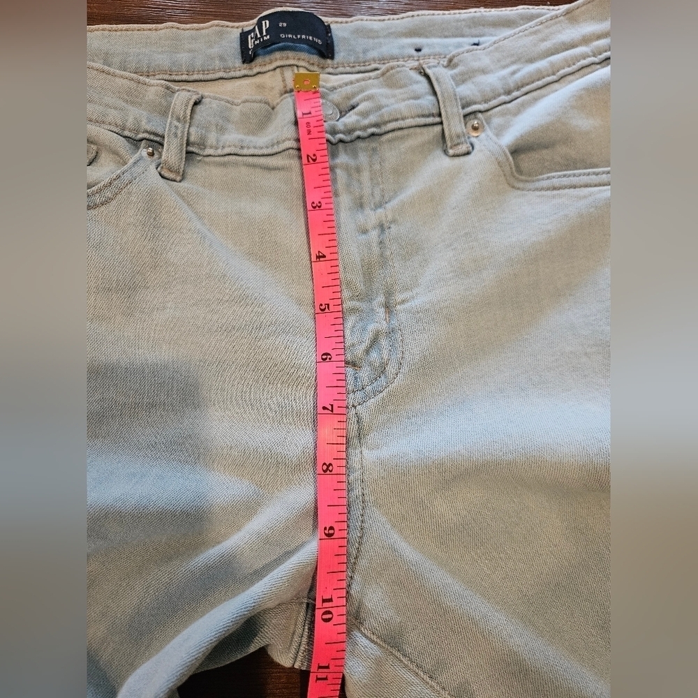 GAP WOMEN'S GIRLFRIEND MID-RISE LIGHT WASH DISTRESSED DENIM JEANS SIZE 29 - Picture 11 of 11